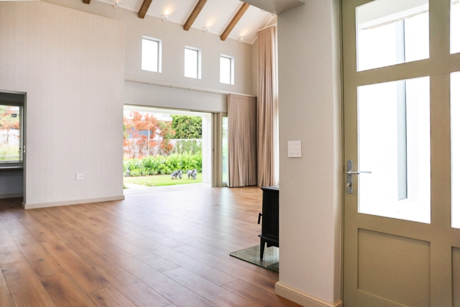 To Let 3 Bedroom Property for Rent in Kingswood Golf Estate Western Cape